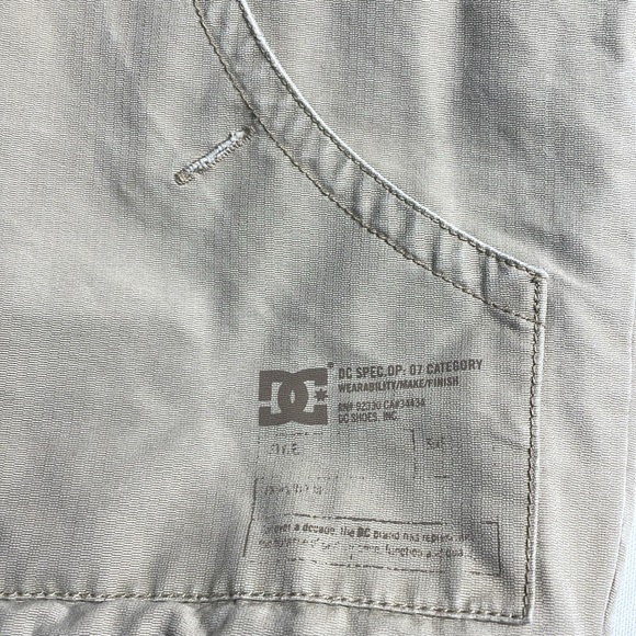 DC Shoes Men’s Beige Hunting Jacket Size Medium - Picture 10 of 10